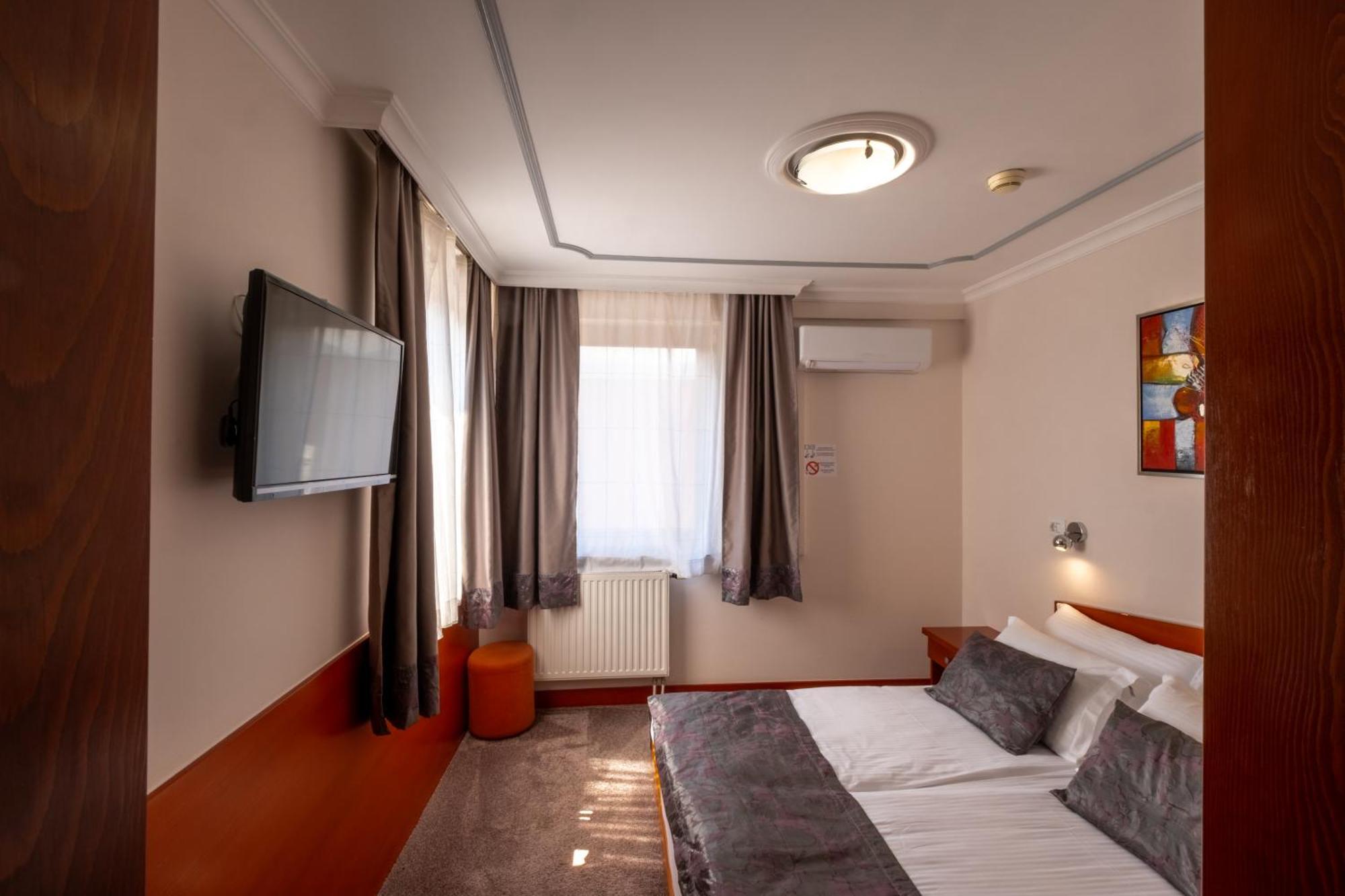 Hotel Bosna 1 Ilidža Kültér fotó