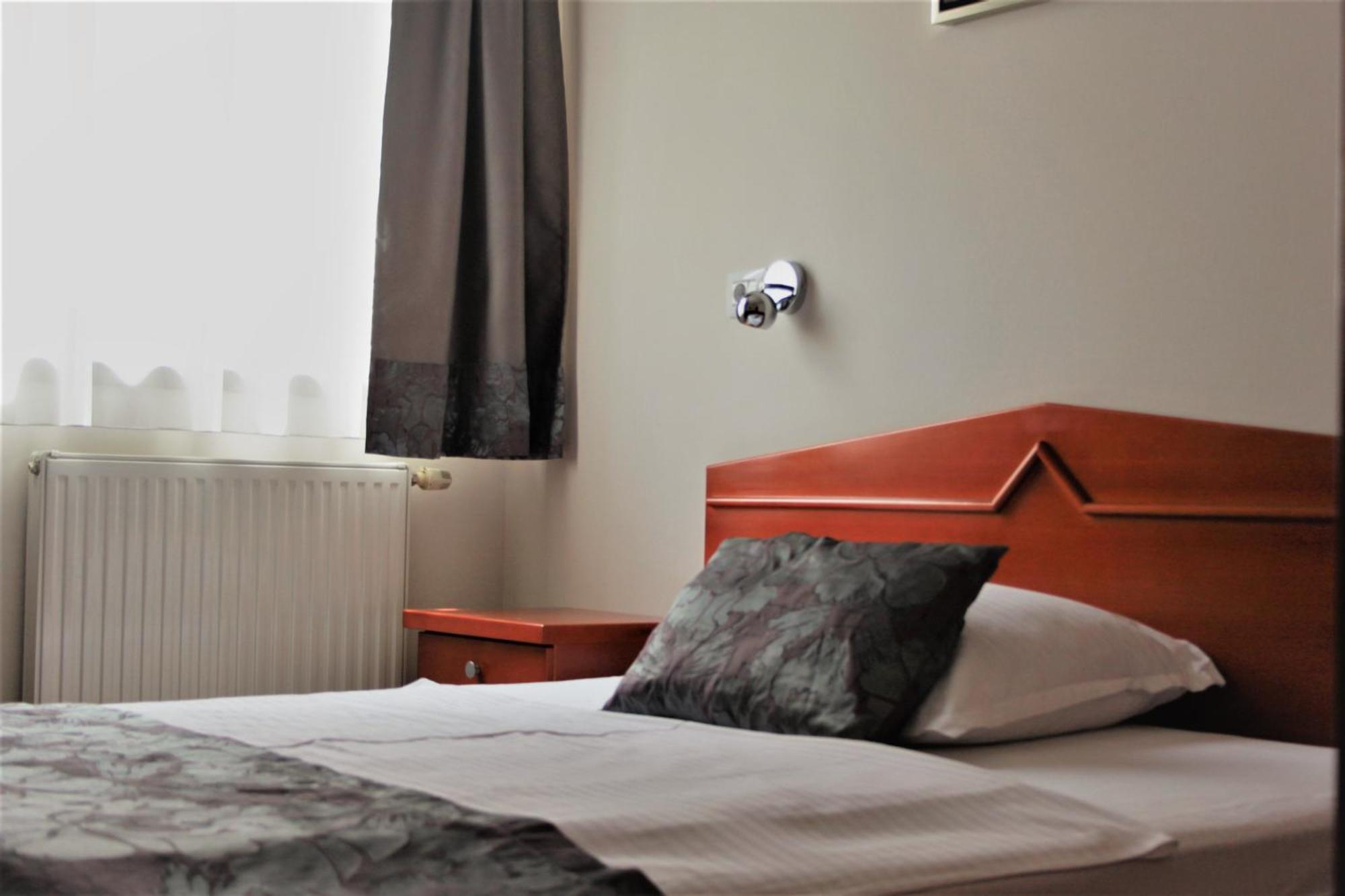 Hotel Bosna 1 Ilidža Kültér fotó